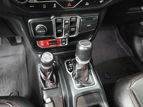 Used 2021 Jeep Gladiator Rubicon AWD/4WD image 8