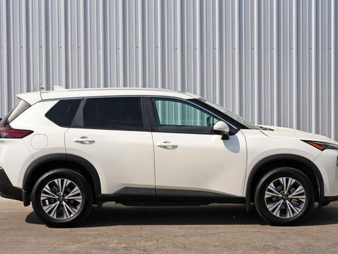 Used 2022 Nissan Rogue SV w/ SV Premium Package image 43