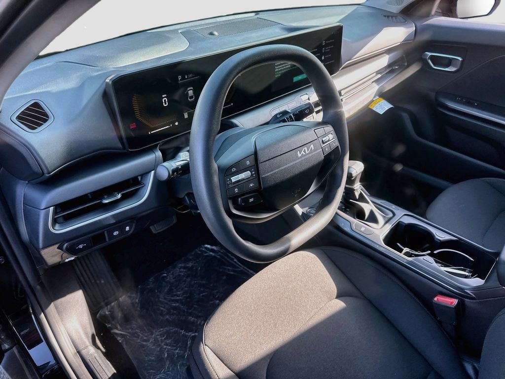 New 2026 Kia K4 FWD image 9