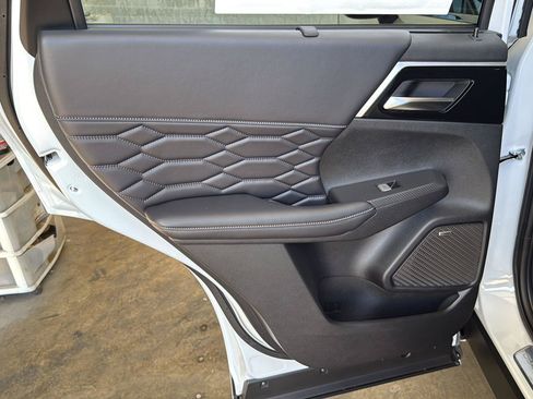 New 2026 Mitsubishi Outlander SEL FWD image 31