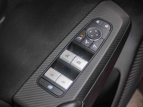 Used 2024 Mitsubishi Outlander SE image 25