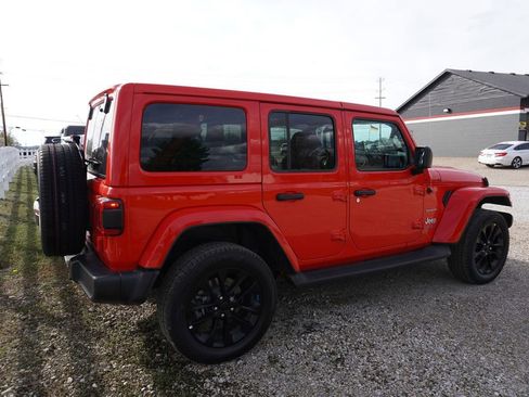 Used 2023 Jeep Wrangler Unlimited Sahara image 6