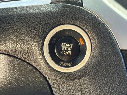 Used 2014 Chrysler 300 C AWD/4WD image 33