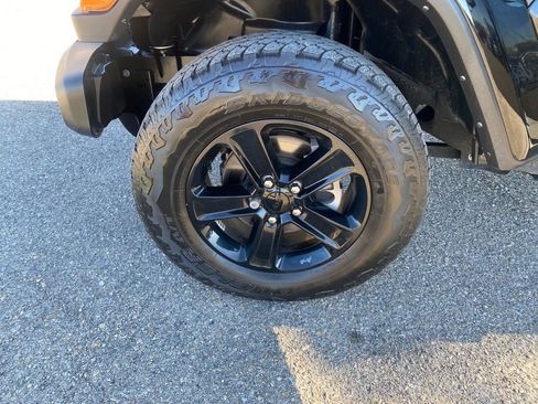 Used 2023 Jeep Wrangler Sahara image 27