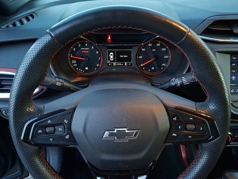 Used 2023 Chevrolet TrailBlazer RS image 18