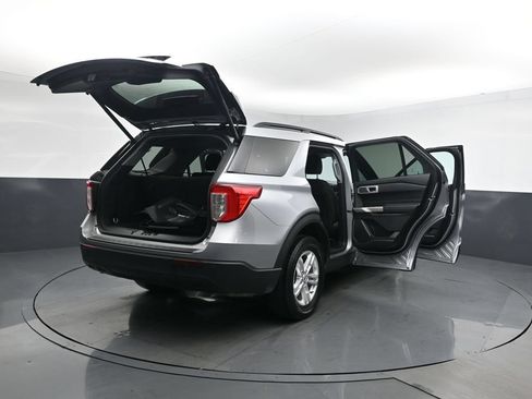 Used 2023 Ford Explorer XLT AWD/4WD image 27