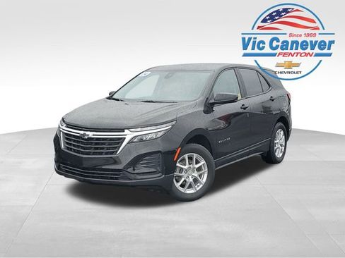 Certified 2024 Chevrolet Equinox LS w/ LS Convenience Package AWD/4WD image 1