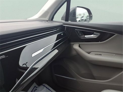 Used 2021 Audi Q7 3.0T Premium Plus w/ Premium Plus Package image 23