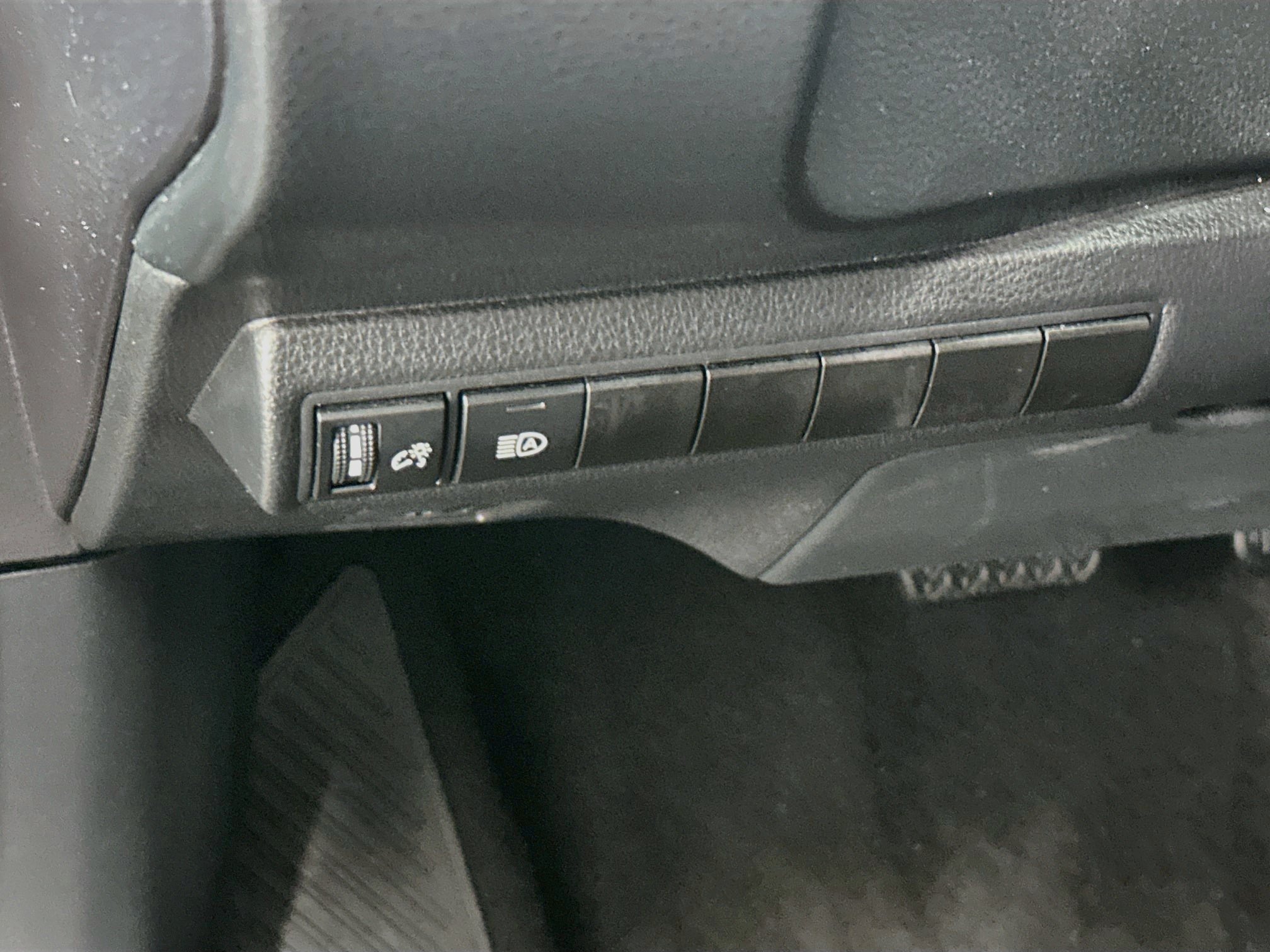 Used 2026 Toyota Corolla LE FWD image 17