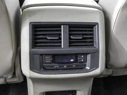 Used 2022 Volkswagen Atlas SE w/ Black Wheel Package image 38