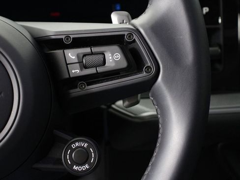 Certified 2025 Porsche Cayenne Coupe image 15