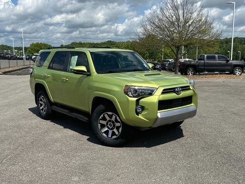 Used 2023 Toyota 4Runner TRD Off-Road Premium w/ Moonroof Package AWD/4WD image 2