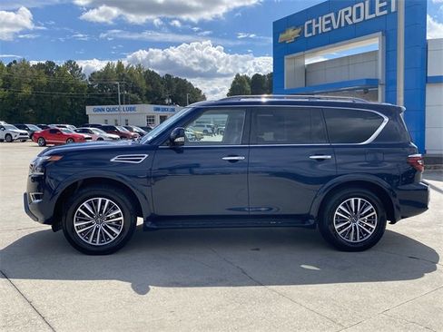 Used 2023 Nissan Armada SL w/ Captain's Chairs Package image 2