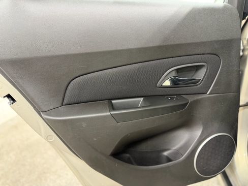 Used 2011 Chevrolet Cruze LT FWD image 32