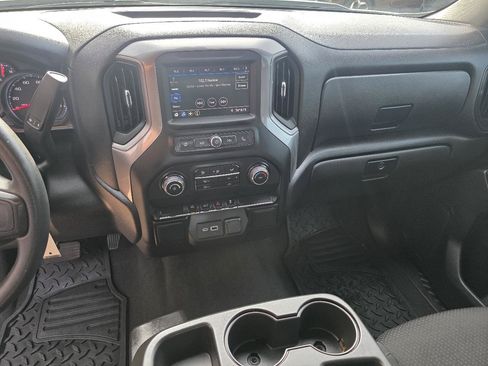 Used 2022 Chevrolet Silverado 1500 Custom AWD/4WD image 16