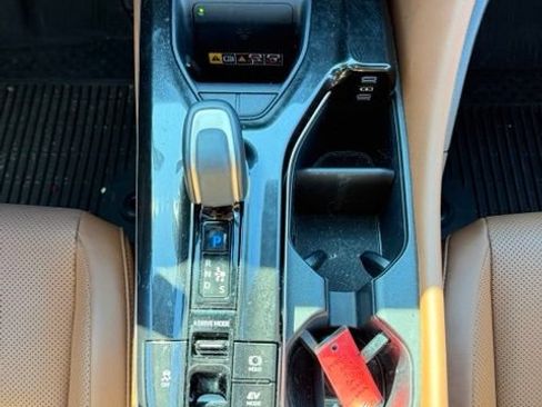 Certified 2025 Toyota Crown Signia AWD/4WD image 14