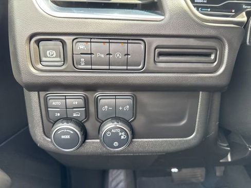 Used 2024 Chevrolet Suburban LT AWD/4WD image 24