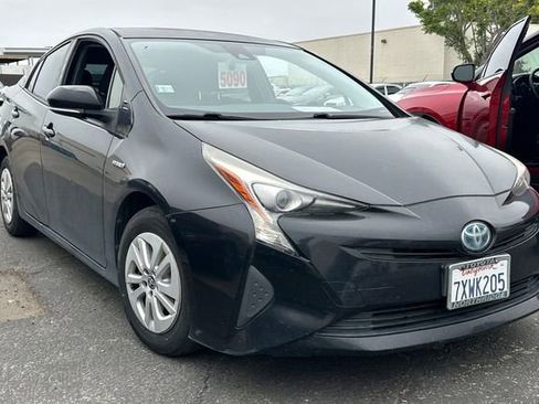 Used 2017 Toyota Prius Two w/ Carpet Mat Package FWD image 2
