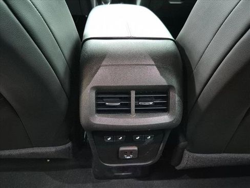 Used 2022 Chevrolet Equinox Premier FWD image 16