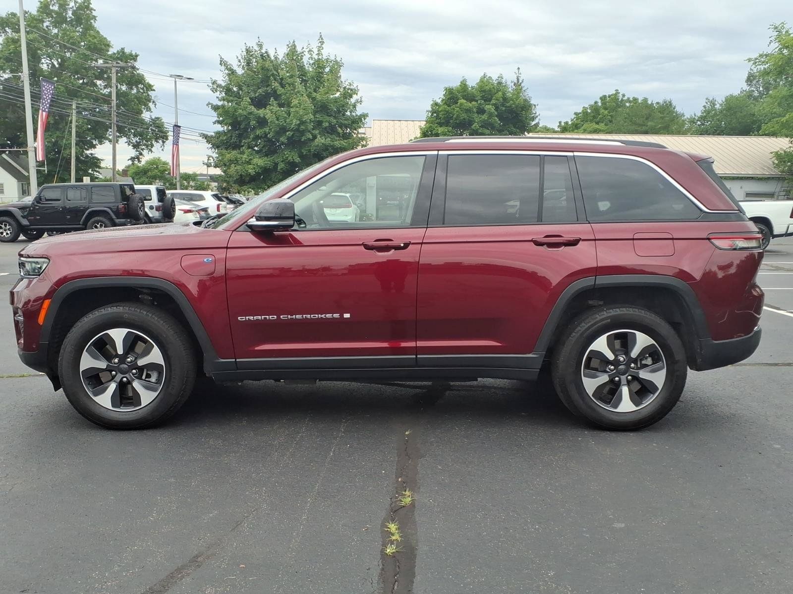Certified 2023 Jeep Grand Cherokee 4WD 4xe w/ Luxury Tech Group II image 4