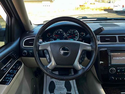 Used 2014 GMC Yukon Denali image 30