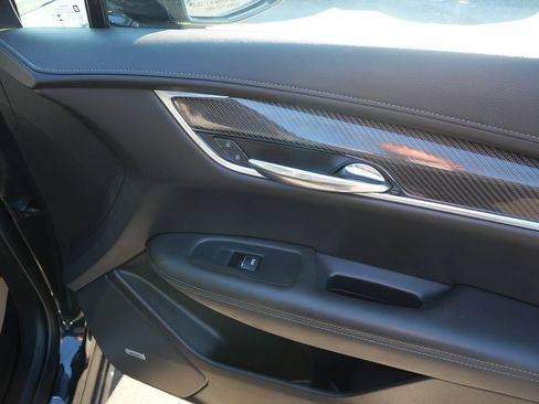 Used 2020 Cadillac XT6 Sport image 17