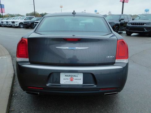 Used 2021 Chrysler 300 Touring L image 7