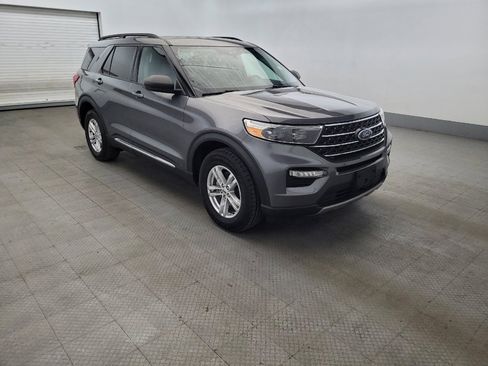 Used 2021 Ford Explorer XLT w/ Equipment Group 202A AWD/4WD image 13