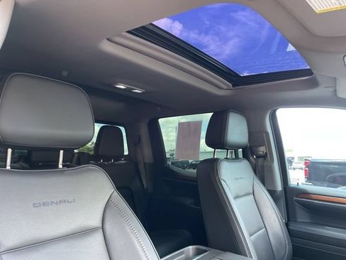 Used 2023 GMC Sierra 1500 Denali w/ Denali Reserve Package AWD/4WD image 39