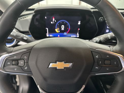 Used 2025 Chevrolet Trax LT w/ LT Convenience Package image 19