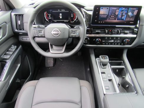 New 2026 Nissan Pathfinder SL FWD image 15