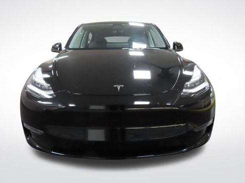 Used 2023 Tesla Model Y Long Range image 9