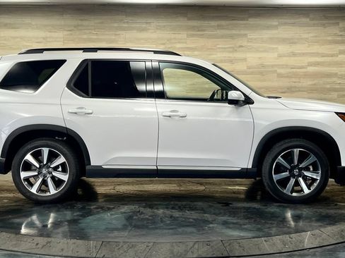 Used 2025 Honda Pilot Elite image 25
