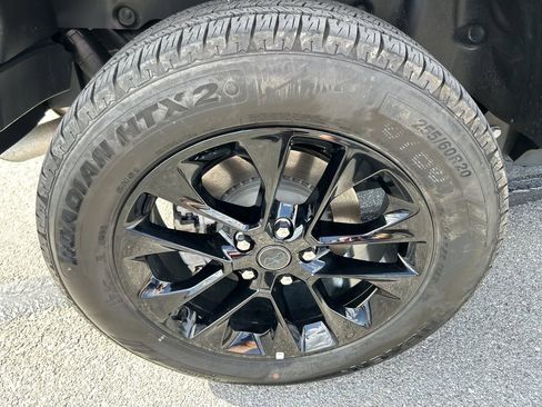 Used 2025 Jeep Wrangler Sahara w/ Safety Group image 9