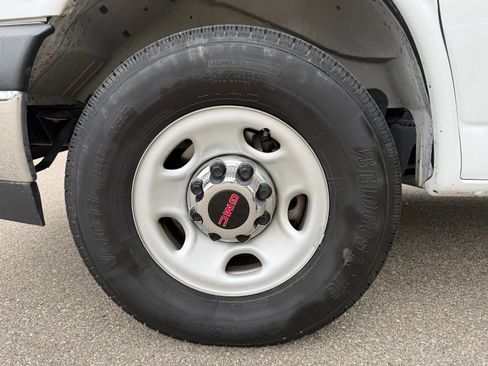 Used 2025 GMC Savana 3500 LT w/ LT Preferred Equipment Group RWD image 18