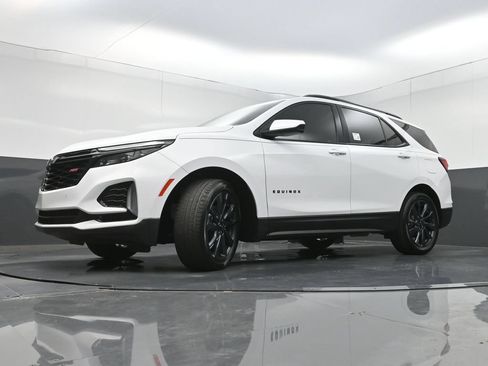 Used 2024 Chevrolet Equinox RS FWD image 24