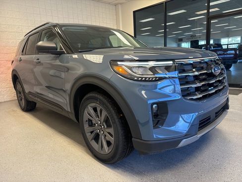 New 2026 Ford Explorer Active w/ Active Comfort Package AWD/4WD image 7