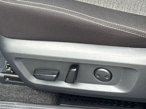 Used 2023 Nissan Rogue SV image 24