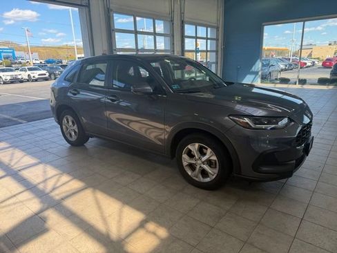 Used 2023 Honda HR-V LX image 1