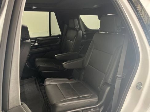 Used 2024 Chevrolet Tahoe Z71 w/ Luxury Package AWD/4WD image 19