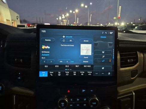 Used 2022 Ford Expedition Limited image 38