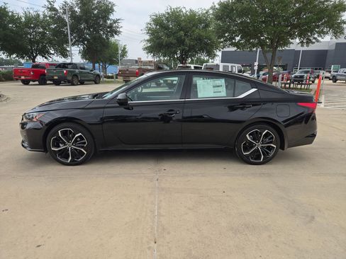 New 2026 Nissan Altima 2.5 SR FWD image 6