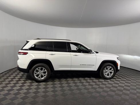 Certified 2023 Jeep Grand Cherokee Limited w/ Trailer Tow Prep Group (B) RWD image 3