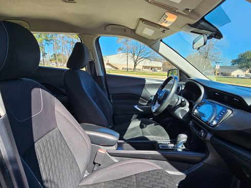 Used 2021 Nissan Kicks SV image 21