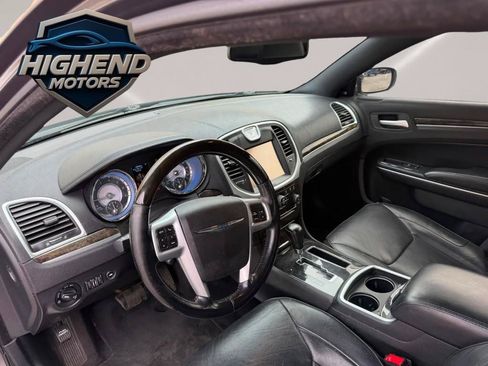 Used 2014 Chrysler 300 C RWD image 14