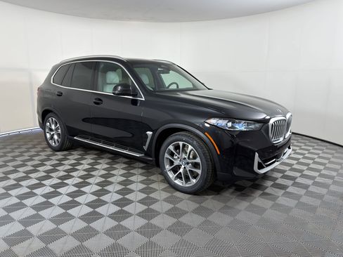 New 2026 BMW X5 xDrive40i w/ Executive Package image 7