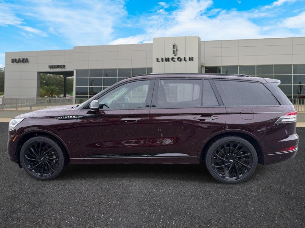 Used 2023 Lincoln Aviator Reserve w/ Equipment Group 201A RWD image 6