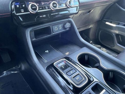Used 2025 Honda Pilot Black Edition image 40