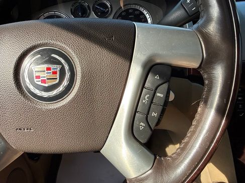 Used 2011 Cadillac Escalade 4WD Hybrid image 35
