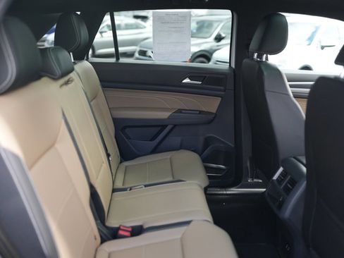 Used 2022 Volkswagen Atlas Cross Sport SE AWD/4WD image 22